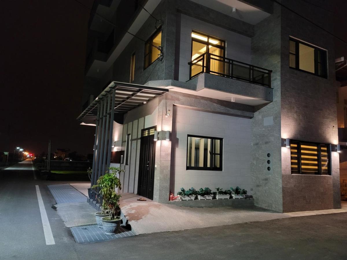 渡小夜電梯民宿 Yilannight B&B وجي المظهر الخارجي الصورة